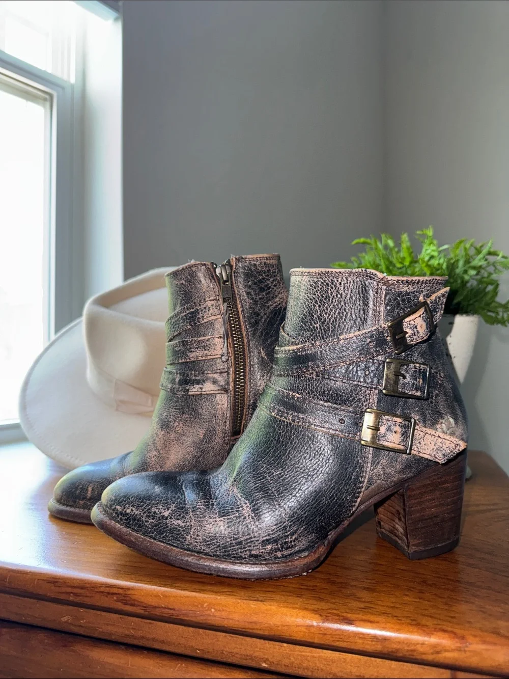 Bed Stu Distressed Brown 100% genuine Leather Ankle Booties Artesian Crafted - Picture 3 of 7